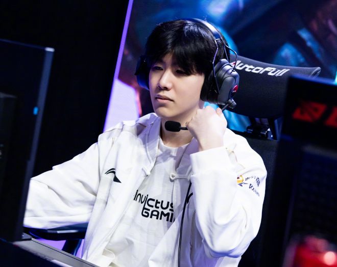 他的形象早 他的形象早