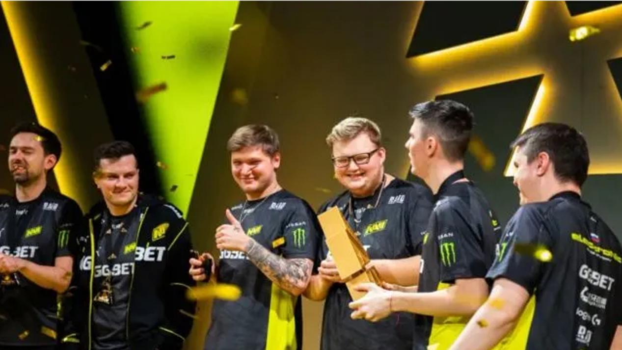 虽然颇具威 虽然颇具威