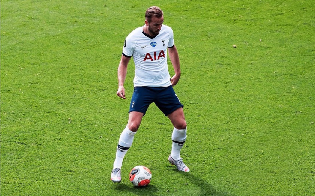 球迷们欢呼 球迷们欢呼