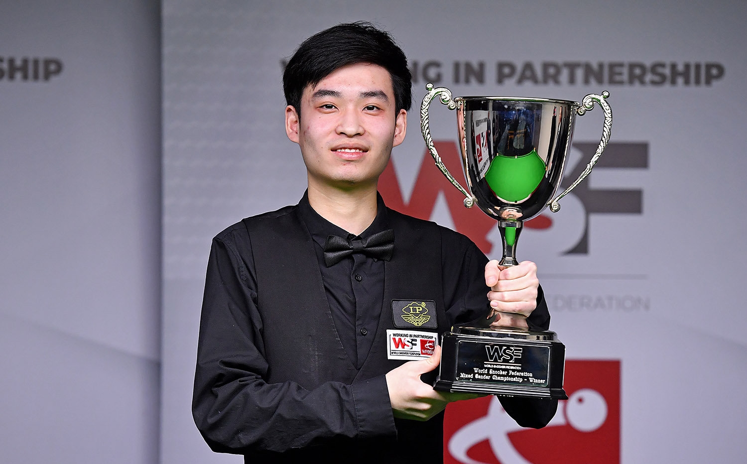 并且其对曼 并且其对曼