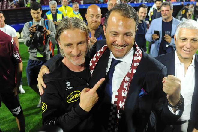 星赛中占据 星赛中占据